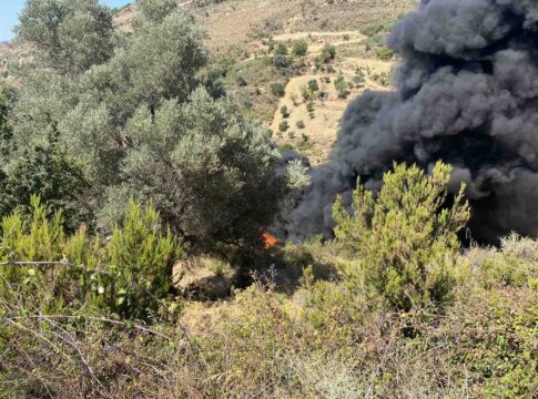 Κρήτη: Φορτηγό-ψυγείο τυλίχθηκε στις φλόγες