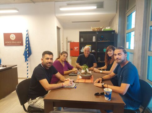 Οι δάσκαλοι συναντήθηκαν με τον Αντιδήμαρχο Παιδείας του Δήμου Ηρακλείου