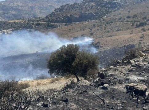 Ρέθυμνο: Μαίνεται η μεγάλη φωτιά – Οι φλόγες περικύκλωσαν την Αγία Παρασκευή