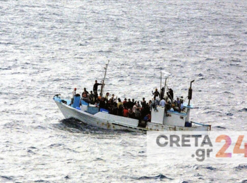 Σκάφος με δεκάδες μετανάστες εντοπίστηκε νότια της Γαύδου