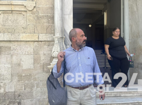 Στην εισαγγελία ο Αντιδήμαρχος Πρασίνου για την κοπή του δέντρου, διαμαρτυρία κατοίκων στο δημοτικό συμβούλιο