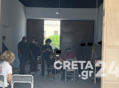 Στο Ηράκλειο οι μετανάστες που εντοπίστηκαν στη μονή Κουδουμά – Στο νοσοκομείο ένας ανήλικος