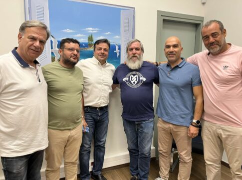 Τη μελέτη αξιοποίησης του γηπέδου στην Αμμουδάρα, παρουσίασαν στελέχη του Ερασιτέχνη ΟΦΗ, στον Νίκο Συριγωνάκη