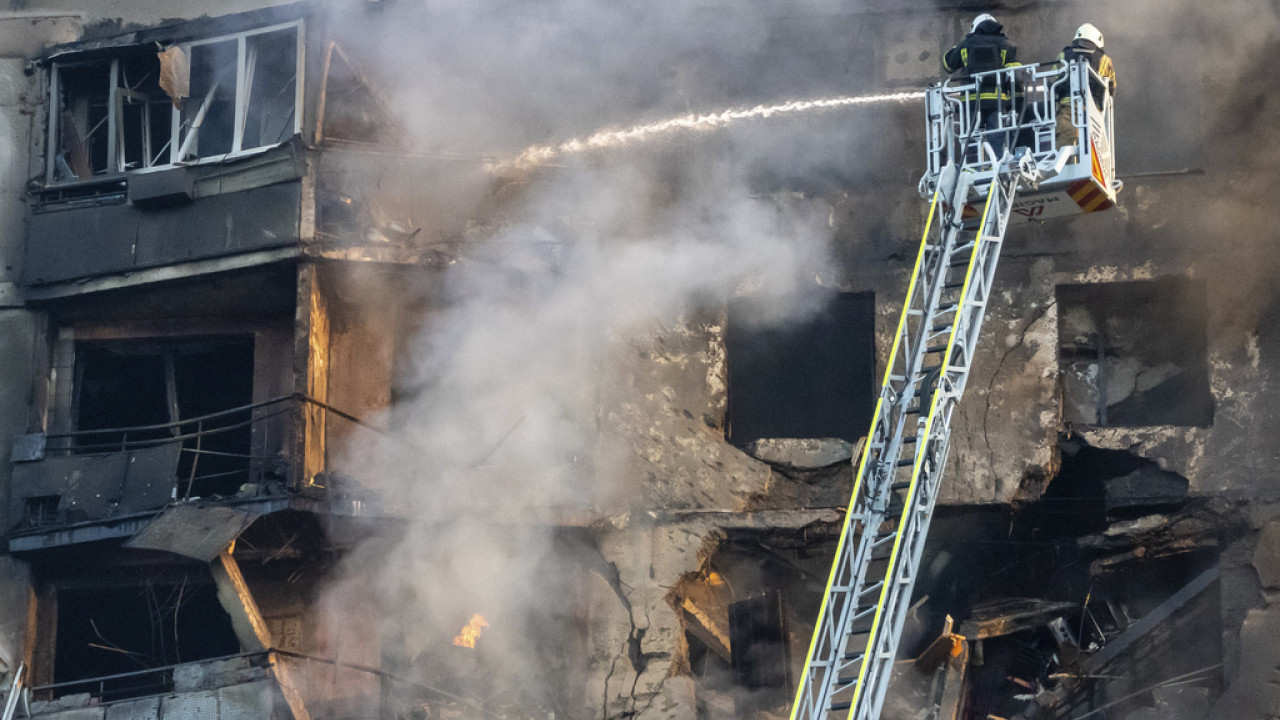 Χάρκοβο: Ρωσική πυραυλική επίθεση - Χτυπήθηκε πολυώροφο κτίριο