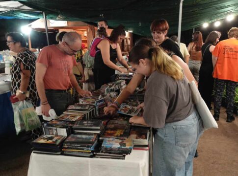 «Δεύτερο Χέρι – Χέρι Βοήθειας»: Συνεχίζεται το μεγάλο φιλανθρωπικό παζάρι