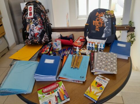 Διανομή σχολικών ειδών σε μαθητές και μαθήτριες ευάλωτων οικογενειών από τον Δήμο Ηρακλείου