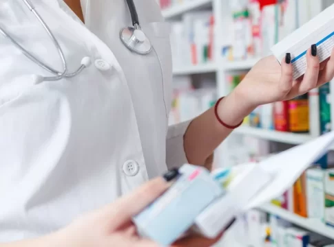 Έως τις 4 Οκτωβρίου η υποβολή δικαιολογητικών για συμμετοχή στις εξετάσεις για τις άδεις φαρμακοποιών