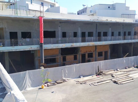 Επιπλέον παράθυρα στις αίθουσες της πρώην Ακαδημίας