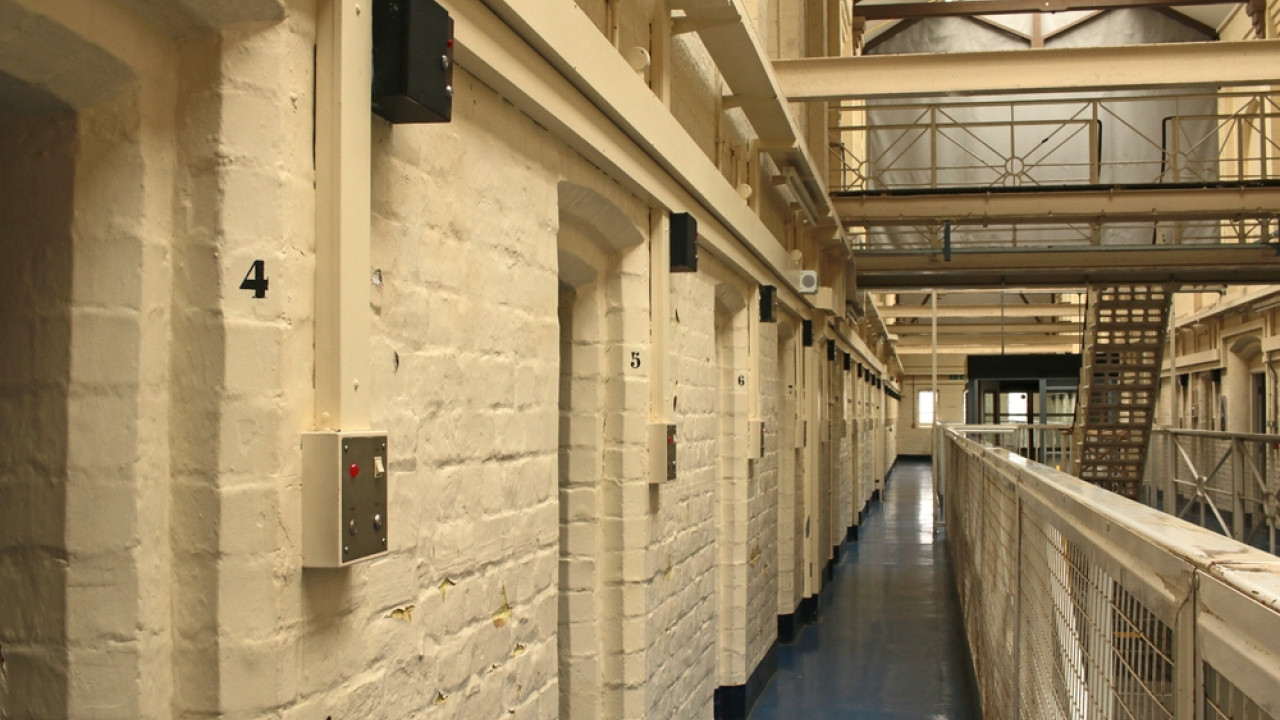 Η Βρετανία σκέφτεται να λύσει το πρόβλημα του υπερπληθυσμού των φυλακών στέλνοντας παραβάτες στην Εσθονία