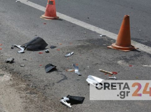 Κρήτη: Αυτοκίνητο «καρφώθηκε» σε στύλο φωτισμού – Στο νοσοκομείο 23χρονος