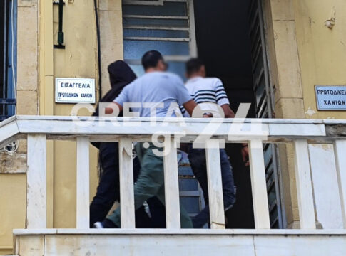 Kρήτη: Στον εισαγγελέα δύο νεαροί για το «χαράκωμα» μαθητή σε σχολείο