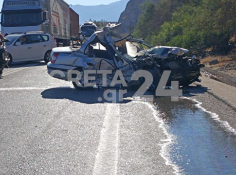 Mία νεκρή και δύο τραυματίες σε τροχαίο στον ΒΟΑΚ