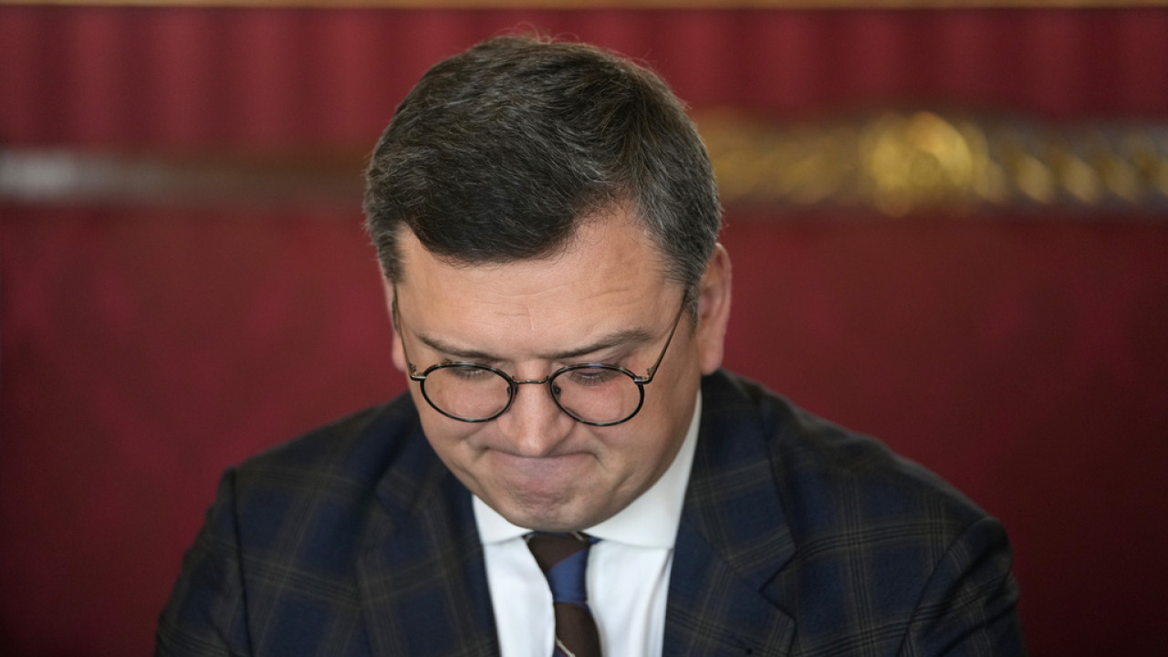 Νμτίτρο Κουλέμπα: Εγκρίθηκε η παραίτησή του από την ουκρανική Βουλή