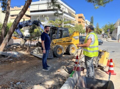 Προχωρούν οι εργασίες κατασκευής πεζοδρομίων στην πόλη του Ηρακλείου