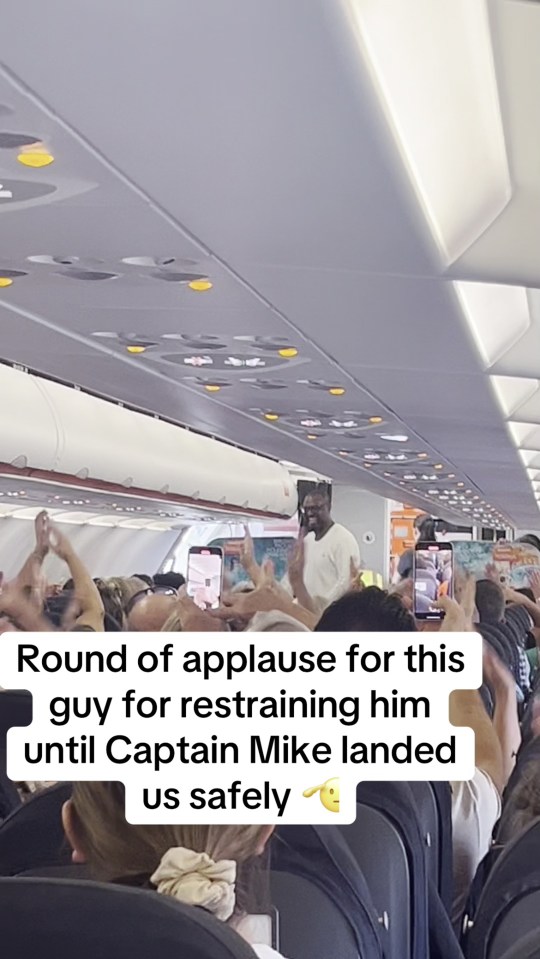 Πτήση τρόμου από Λονδίνο για Κω: Μεθυσμένος επιβάτης προσπάθησε να εισβάλει στο πιλοτήριο