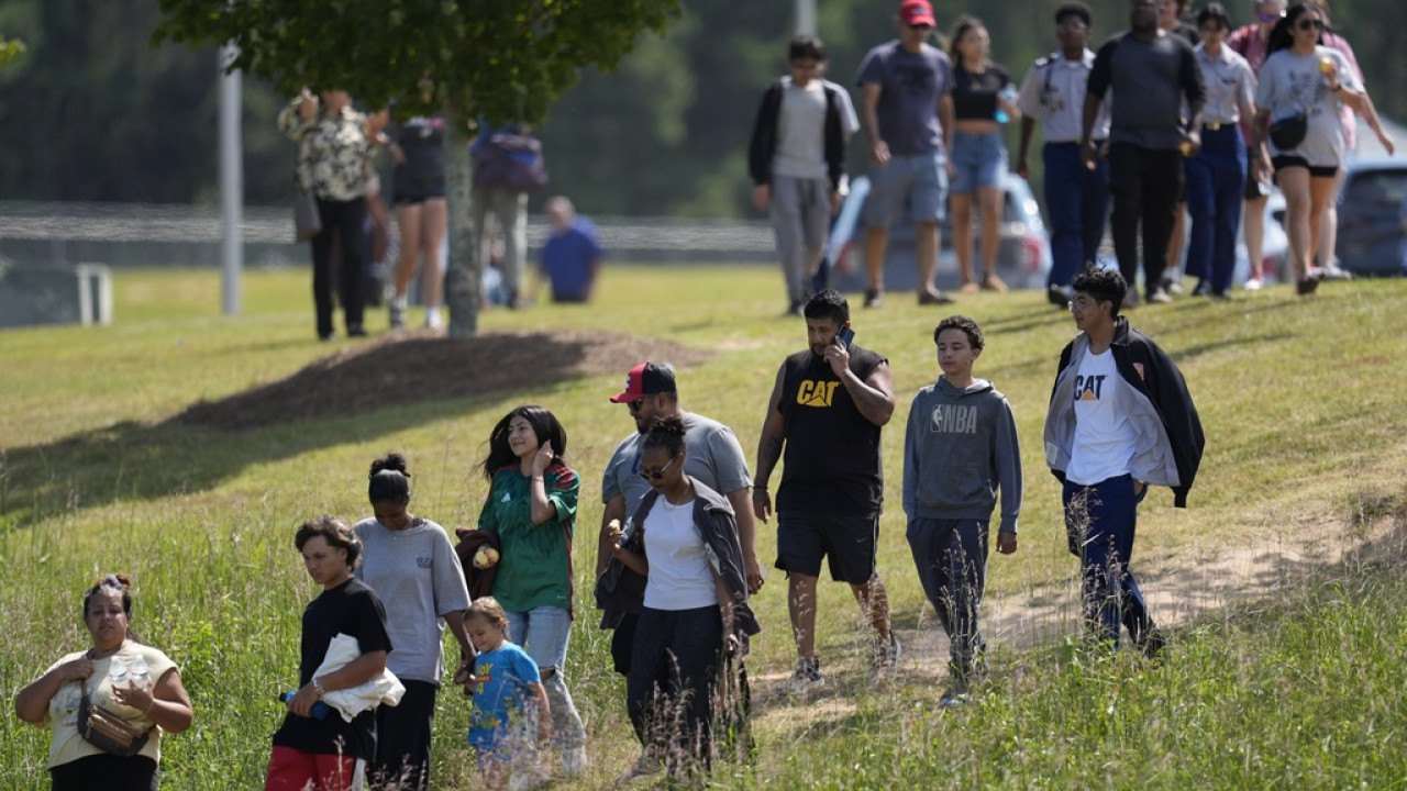 Πυροβολισμοί σε Λύκειο στη Τζόρτζια: Παρανοϊκό τέρας ο δράστης, λέει ο Τραμπ