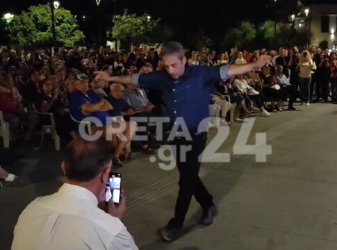 Ρέθυμνο: Εκδήλωση για το δυστύχημα των Τεμπών – Συγκινεί ο χορός του Παύλου Ασλανίδη