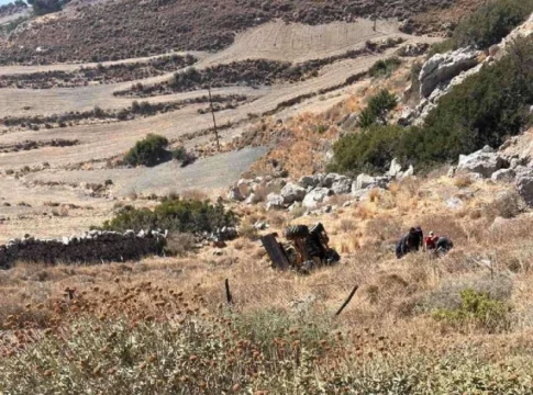 Ρέθυμνο: Θρήνος για το 19χρονο που έχασε τη ζωή του από την ανατροπή εκσκαφέα – Στο ΠΑΓΝΗ ο 20χρονος συνεπιβάτης του