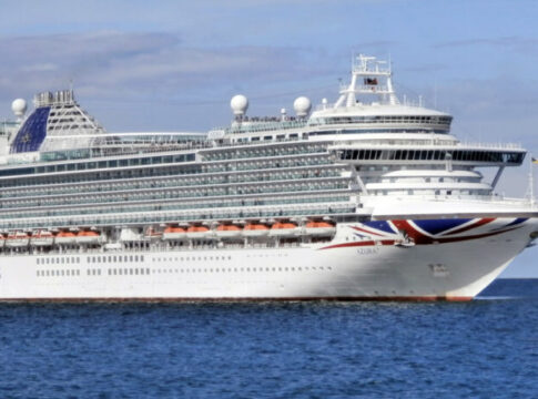 Στο λιμάνι της Σούδας το κρουαζιερόπλοιο AZURA
