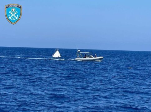 Βυθίστηκε το σκάφος που εξέπεμψε SOS ανοιχτά της Κρήτης – Ο 76χρονος περισυνελέγη σώος