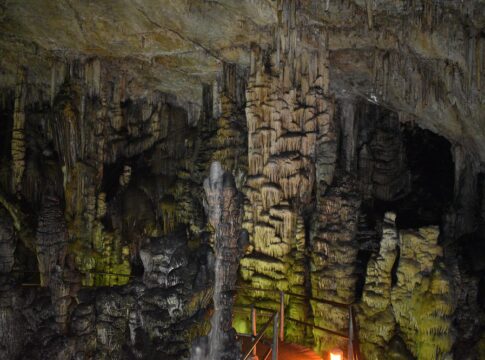 Υπογράφηκαν τρείς νέες συμβάσεις ανάθεσης μελετών από το Δήμο Οροπεδίου Λασιθίου για το Δικταίο Άντρο