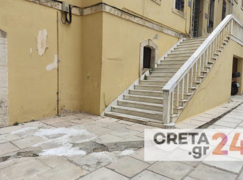 Δικάζονται οι δύο Κρητικοί για την επίθεση σε βάρος οικογένειας Γερμανών στον Μυλοπόταμο