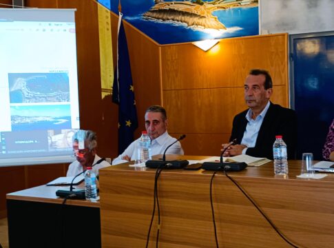 Δήμαρχος Χερσονήσου: “Η ανάπλαση της χερσαίας λιμενικής ζώνης Χερσονήσου θα γίνει σε συνεργασία με τους δημότες και τις επαγγελματικές τάξεις”