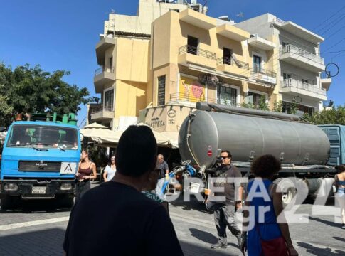 Φράκαρε αποχέτευση στην «καρδιά» της πόλης του Ηρακλείου