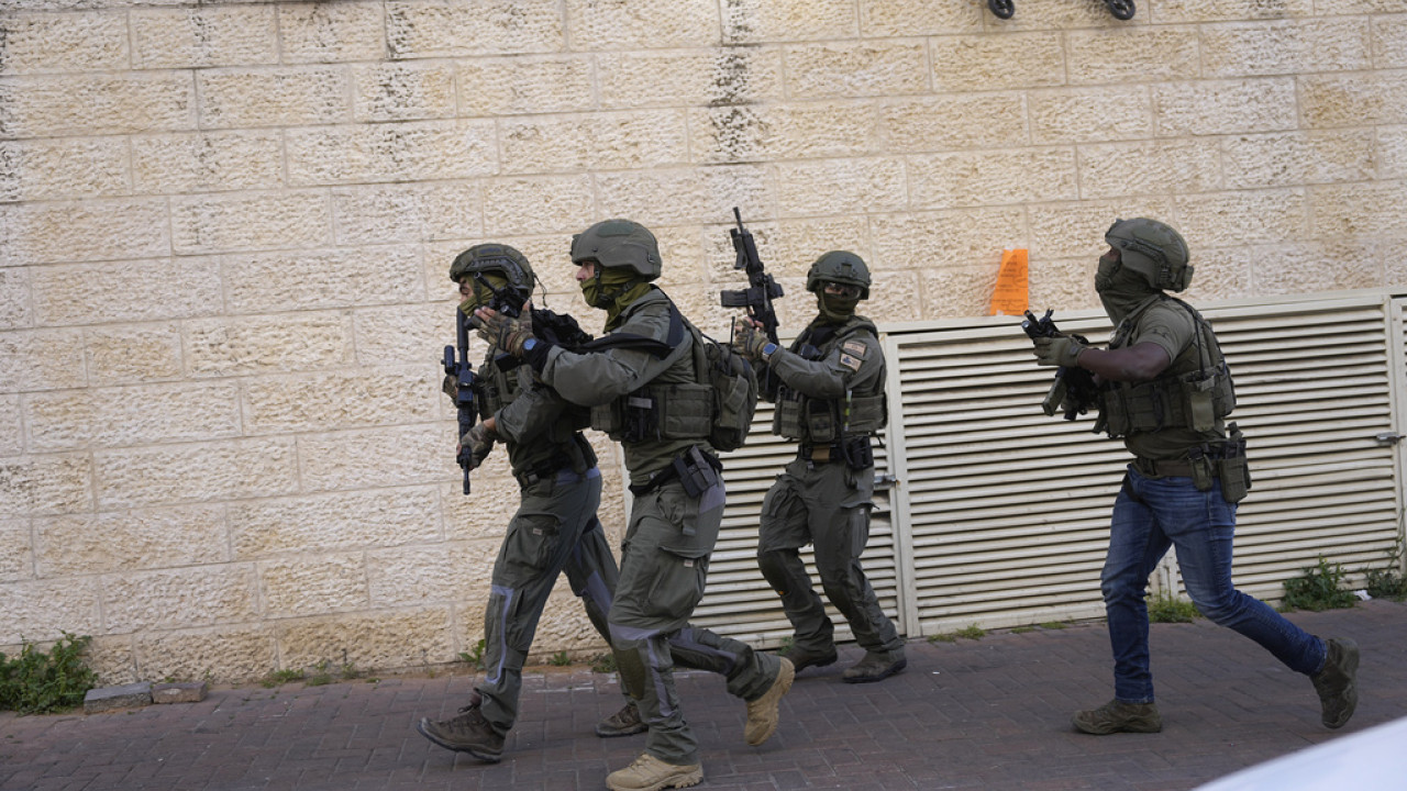 IDF: Παλαιστίνιος με μαχαίρι πυροβολήθηκε από τους IDF ενώ επιχείρησε να μπει σε στρατιωτική βάση