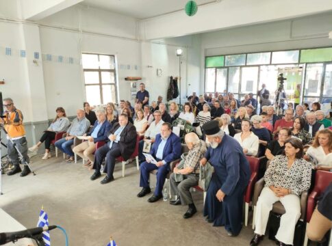 «Ήβαλε τα μαύρα ρούχα και δεν τα ‘βγαλε ποτέ….»: Πλήθος κόσμου στην ημερίδα-αφιέρωμα στους Αποστόλους για τον Ελληνοϊταλικό Πόλεμο