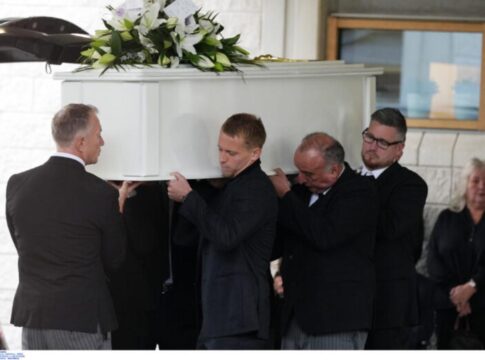 Κηδεία Μπάλντοκ: Σε κλίμα συγκίνησης και θλίψης το ύστατο χαίρε στον 31χρονο ποδοσφαιριστή