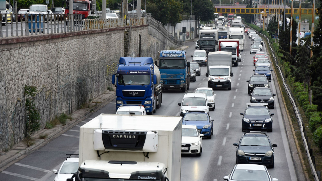 Κηφισός: «Μασίφ» μποτιλιάρισμα 20 χλμ στην κάθοδο