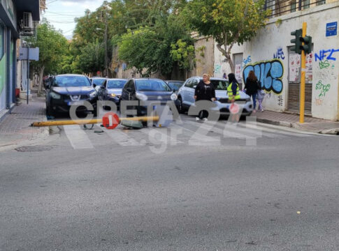 Κρήτη: Έπεσε φανάρι σε διάβαση έξω από σχολεία – «Το σταυρό μου κάνω που και εγώ και τα παιδιά είμαστε ζωντανοί»