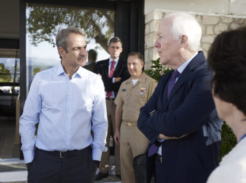 Με Αμερικανούς Γερουσιαστές σε πρωινό εργασίας ο πρωθυπουργός Κ. Μητσοτάκης στα Χανιά