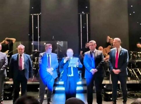 Με απόλυτη επιτυχία πραγματοποιήθηκε ο ετήσιος χορός του Παγκρήτιου Συλλόγου Διευθυντών Ξενοδοχείων