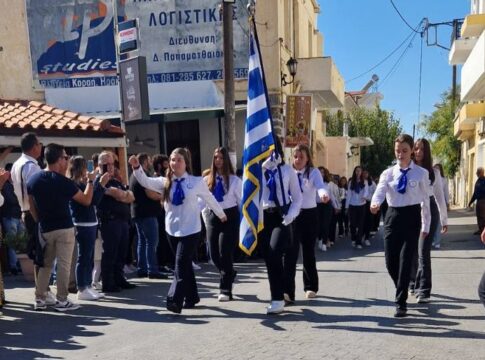 Με κάθε επισημότητα η μαθητική παρέλαση για την 28η Οκτωβρίου στον Δήμο Βιάννου