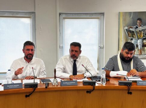 Ομόφωνα το Δημοτικό Συμβούλιο Μαλεβιζίου καταδίκασε την εγκληματική πράξη του εμπρησμού στην Υπηρεσία Καθαριότητας