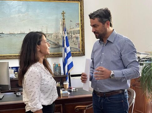 Ορκωμοσία νέας Δημοτικής Συμβούλου από τον Δήμαρχο Χανίων, Π. Σημανδηράκη