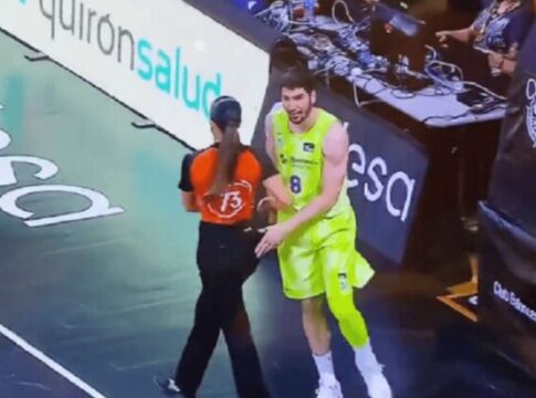 Σάλος στην Ισπανία με την απρεπή χειρονομία μπασκετμπολίστα της Μπαρτσελόνα σε γυναίκα διαιτητή