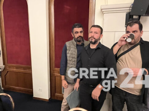 Σε απόγνωση οι μελισσοκόμοι της Κρήτης – Παρέμβαση στο Περιφερειακό Συμβούλιο