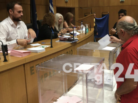 Στις κάλπες τα μέλη του Εμπορικού Συλλόγου Ηρακλείου