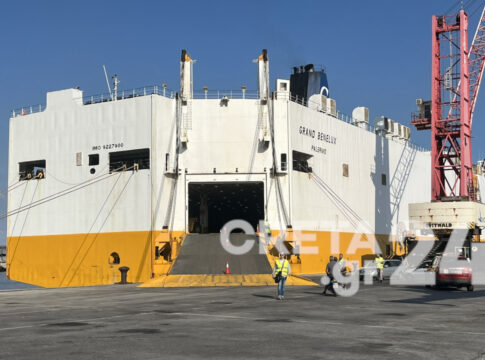 Στο λιμάνι του Ηρακλείου το πρώτο οχηματαγωγό του Ομίλου Grimaldi – Μετέφερε 1.200 αυτοκίνητα