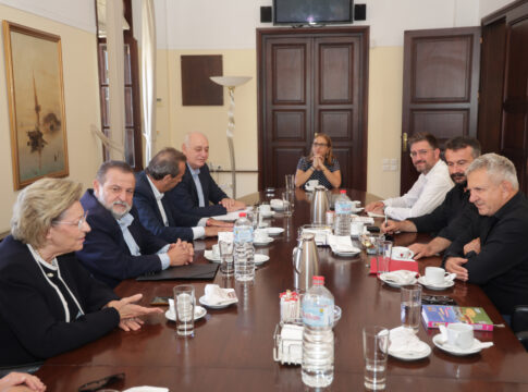 Συνάντηση δημάρχων της ΠΕ Ηρακλείου με τη γενική γραμματέα της Αποκεντρωμένης Διοίκησης Κρήτης