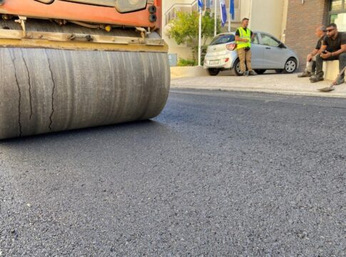 Συνεχίζονται οι ασφαλτοστρώσεις σε γειτονιές του Ηρακλείου