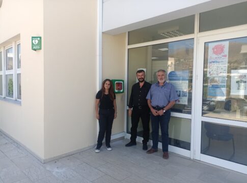 Τοποθέτηση απινιδωτών σε κεντρικά σημεία του Δήμου Γόρτυνας