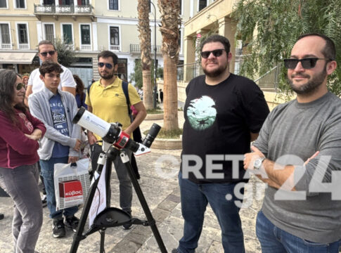 Δεκάδες Ηρακλειώτες παρατήρησαν τον Ήλιο στο κέντρο της πόλης