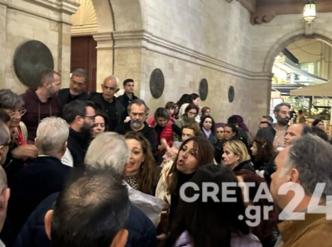 Δημοτικό Συμβούλιο Ηρακλείου: Οργισμένοι οι γονείς των μαθητών των ειδικών σχολείων για τις συνθήκες που επικρατούν