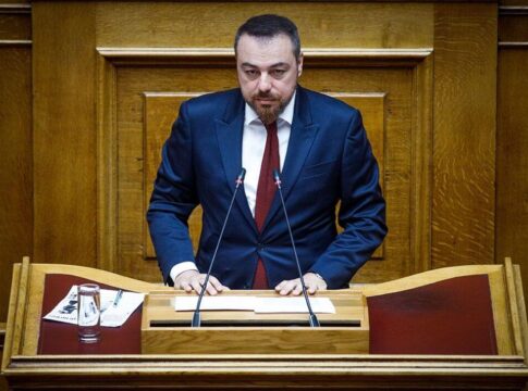 Φ. Παρασύρης: «Με επιδόματα δεν θα σβήσουν τη φωτιά των τιμών ρεύματος»