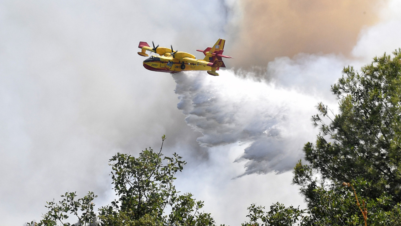Φωτιά σε δασική έκταση στη Νέα Πέραμο Καβάλας