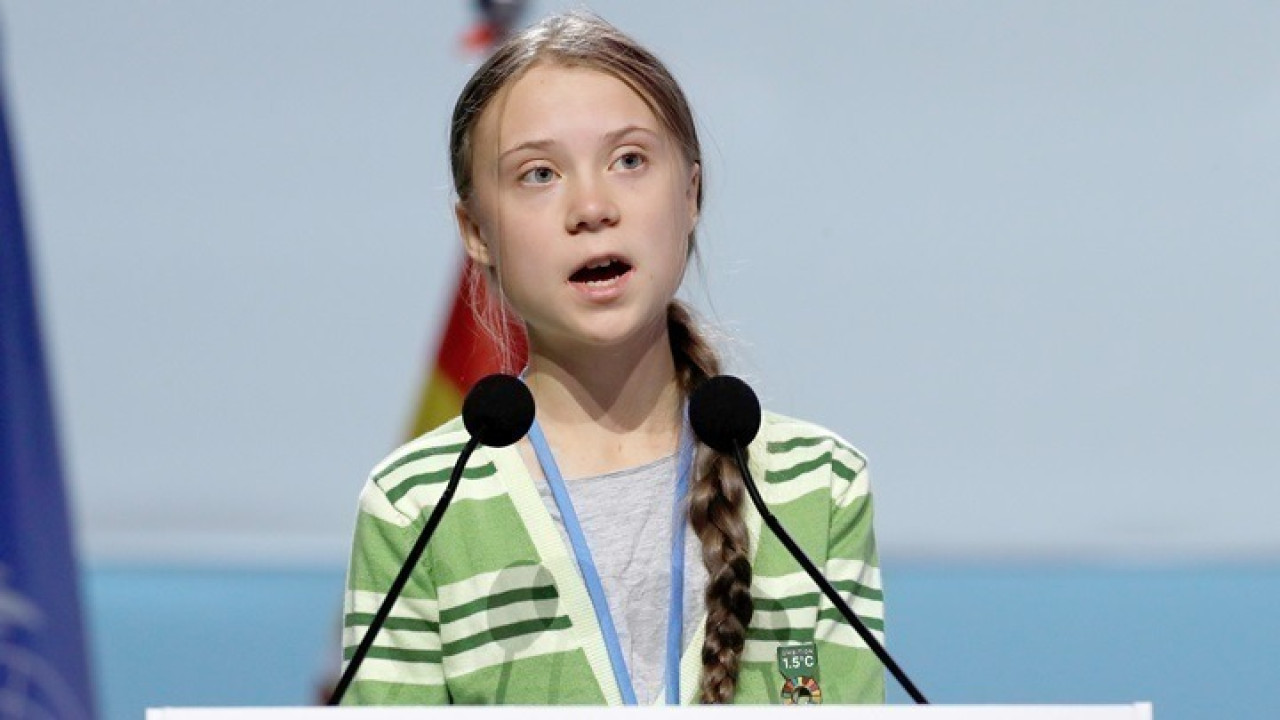 Γκρέτα Τούνμπεργκ: Πυρά κατά Τραμπ και Χάρις ενόψει των προεδρικών εκλογών